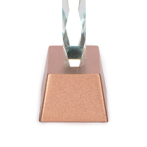 Trofeo Galvano de Cristal "RUNE" con base encobrizada.