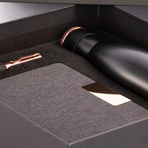 Set de Regalo "EPIC" negro con detalles encobrizados.